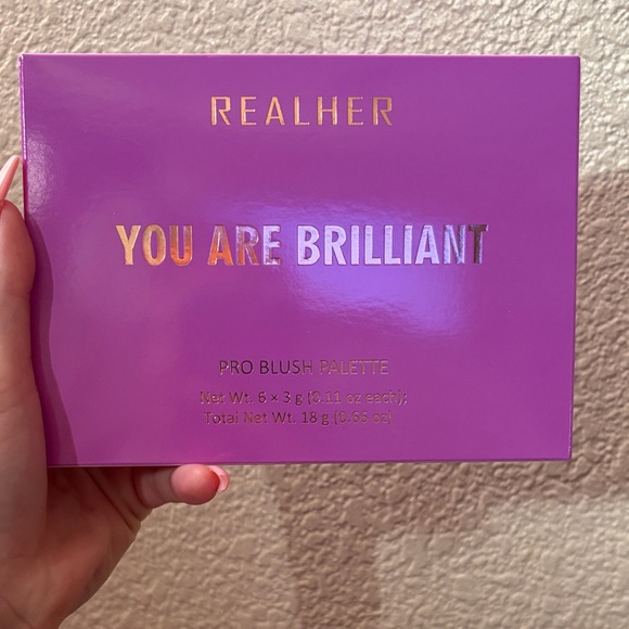 RealHer You Are Brilliant Blush Palette - Picture 1 of 3